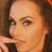 Carly.Mae Nahé