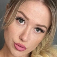Cutebarbieblonde Nahé