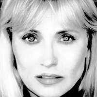 Darlanne Fluegel Nahé