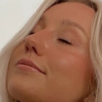Holly Lomas Hollylomas Nahé