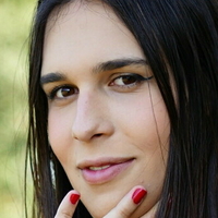 lauraropesfree Nahé