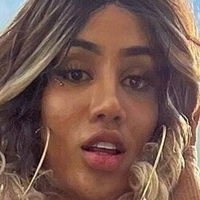 laurasaenzfree Nahé