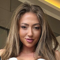 LesleyRed Nahé