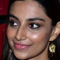 Meenakshi Chaudhary Nahé