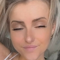 Stefanie Sutton Nahé