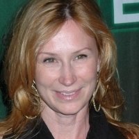Tracy  E. Warbin Nahé