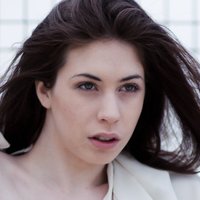 Victoria Ell-Beth Nahé