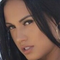 yinethcolombiana Nahé