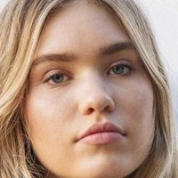 Zoe Cross Nahé